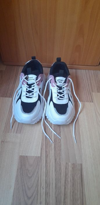 Adidași damă Sport Fashion