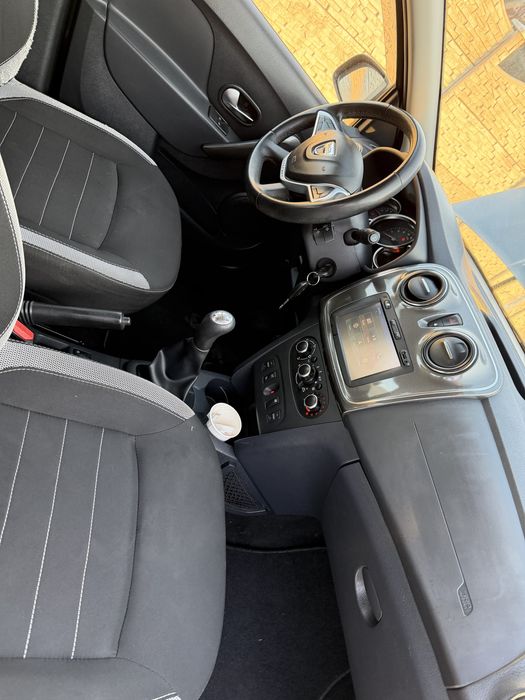 Dacia Sandero Stepway 2017 luna a 11