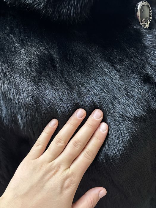 Продам норковую шубу