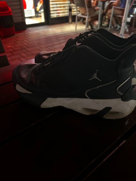 nike air jordan flight black and white