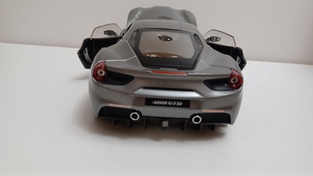 Machetă  Ferrari  488  , 1  18