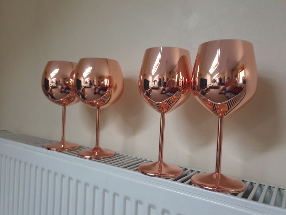 3 rose gold cocktail cupe