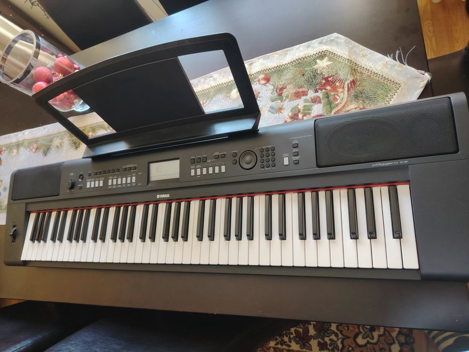 Pian digital Yamaha NP-V60
