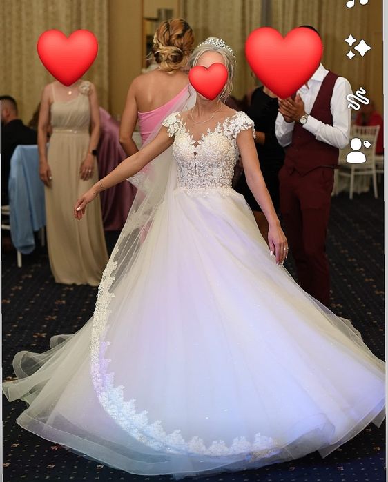 Vând rochie de mireasa + Voal lung brodat