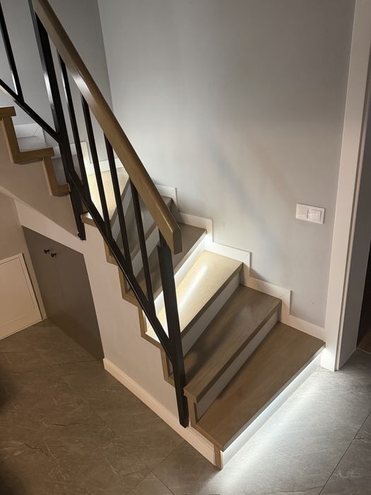 Vand casa in livezeni, finisata