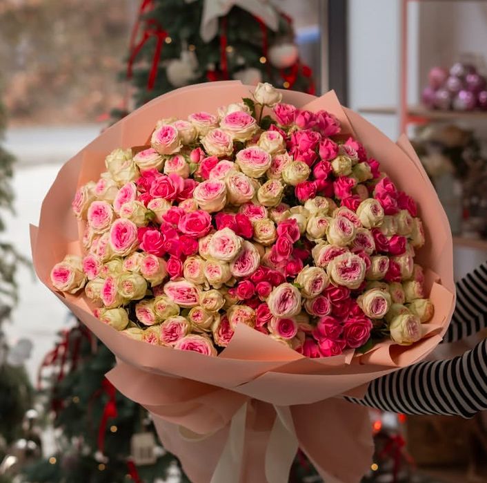 Тюльпаны Пионы Розы Гортензии