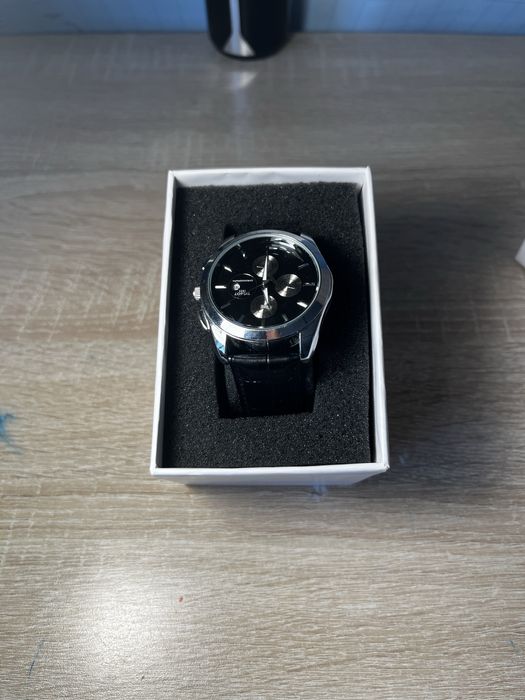 Часы наручные         .