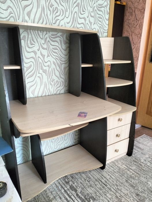 Продам ученический стол