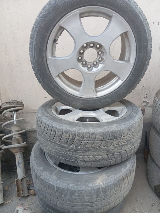 Продам комплект резины.