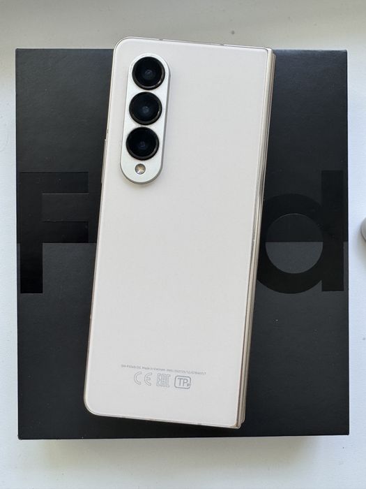 Samsung Galaxy Z Fold 4