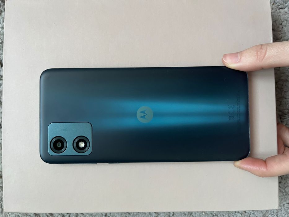Смартфон Motorola E13