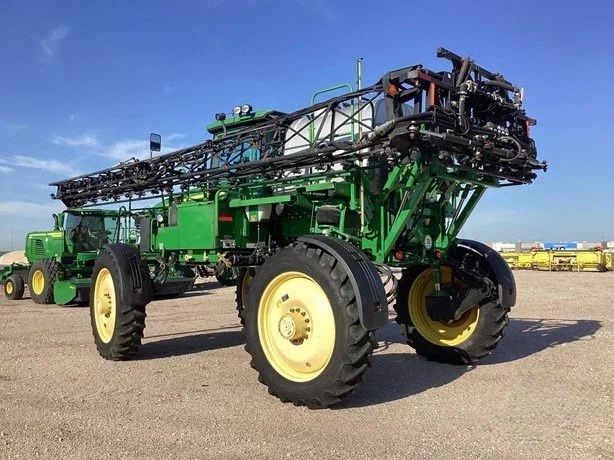 Опрыскиватель John Deere 4830