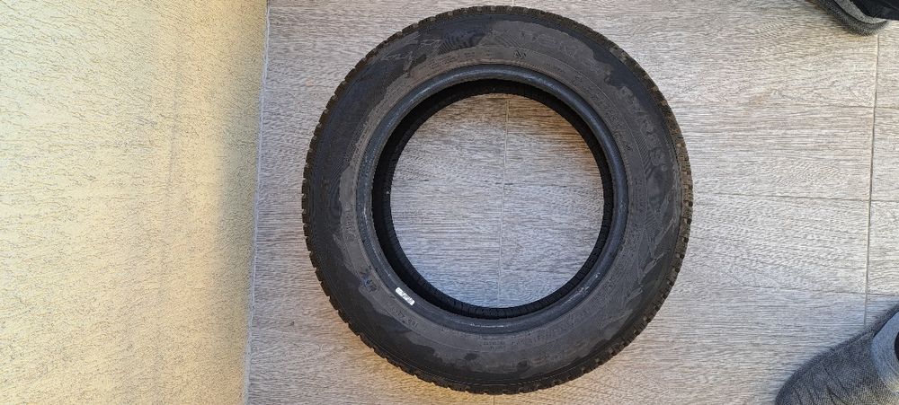 Всесезонна гума Nokian 195/60/15