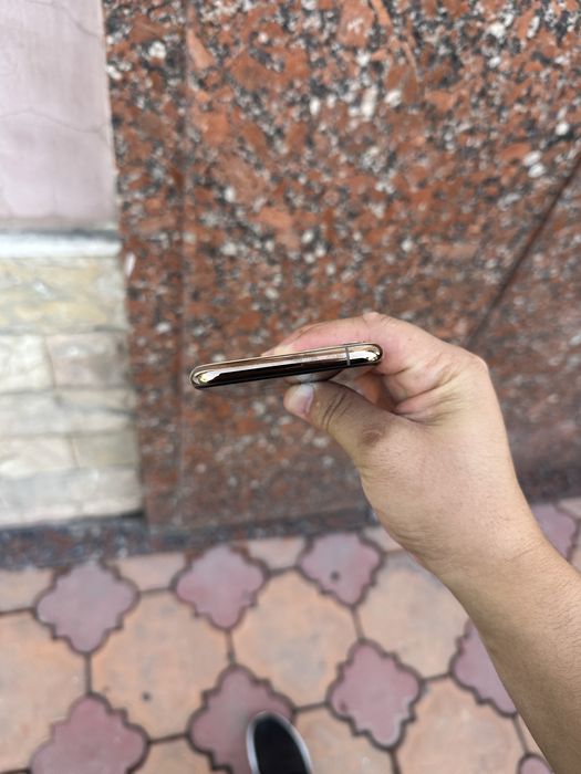 Iphone 11pro gold 300$ kami bor srochna