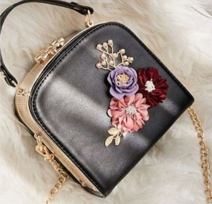 Geantă/poșetă mică nouă