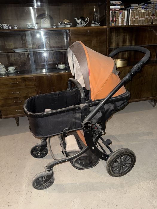 Kolyaska juda yaxshi holatda