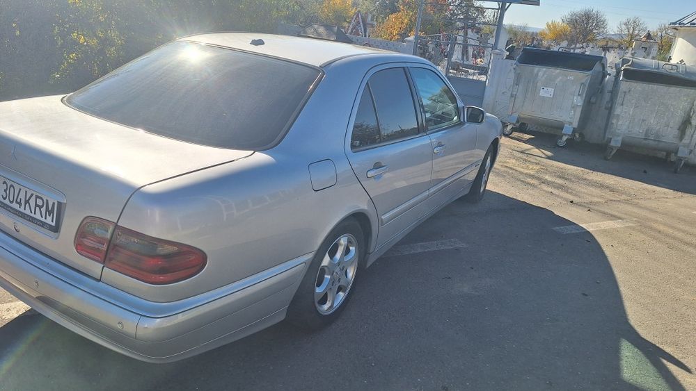 Vând Mercedes Benz E220CDI