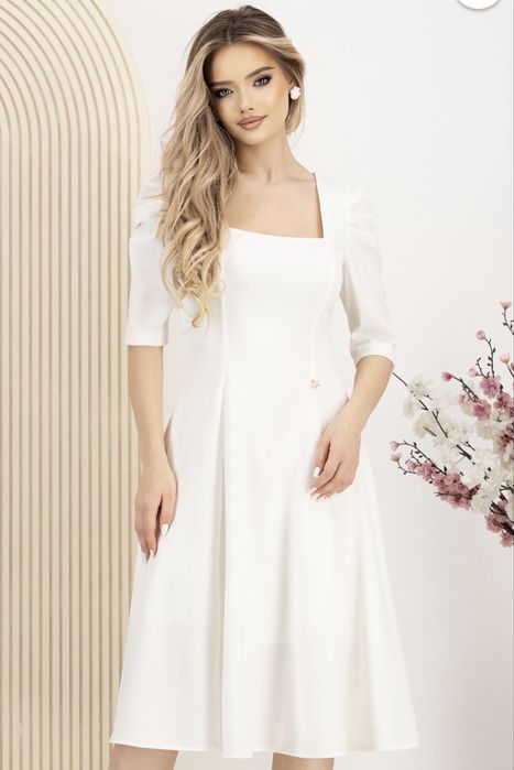 Vand rochie alba, noua cu ericheta