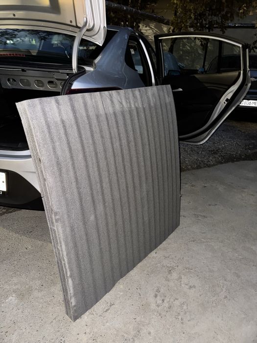 Половина листа ВПЭ ( как пенопласт ) , подойдет в багажник авто