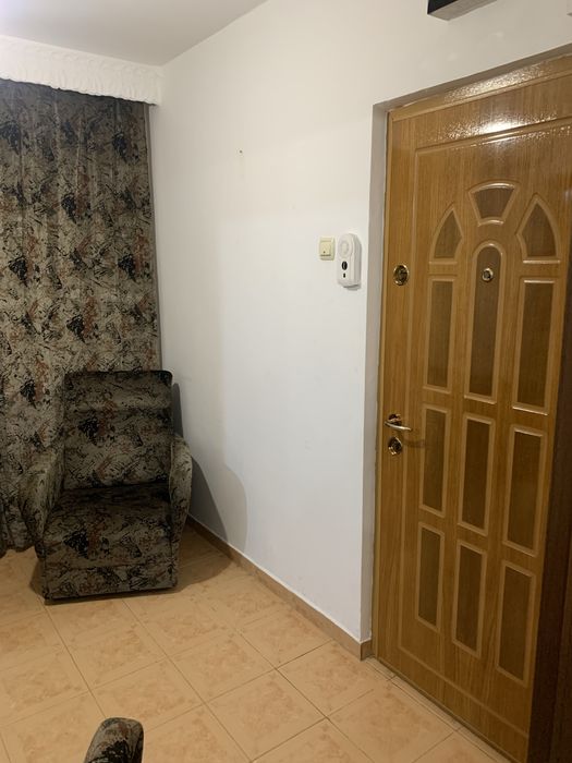 Vand apartament 2 camere decomandat