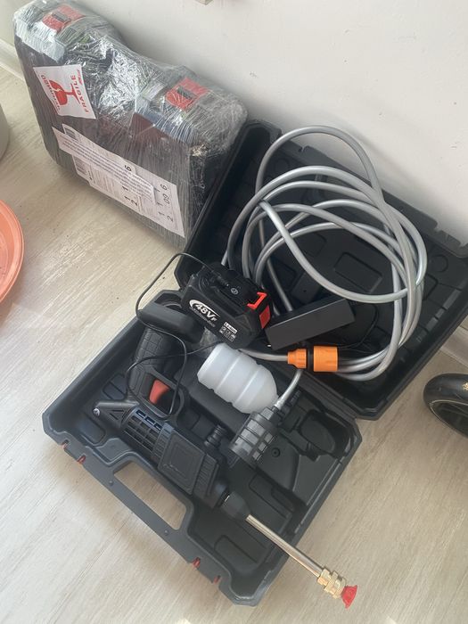 Акумулаторна водоструйка