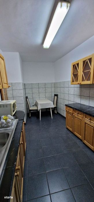Vand garsoniera cu terasa mare