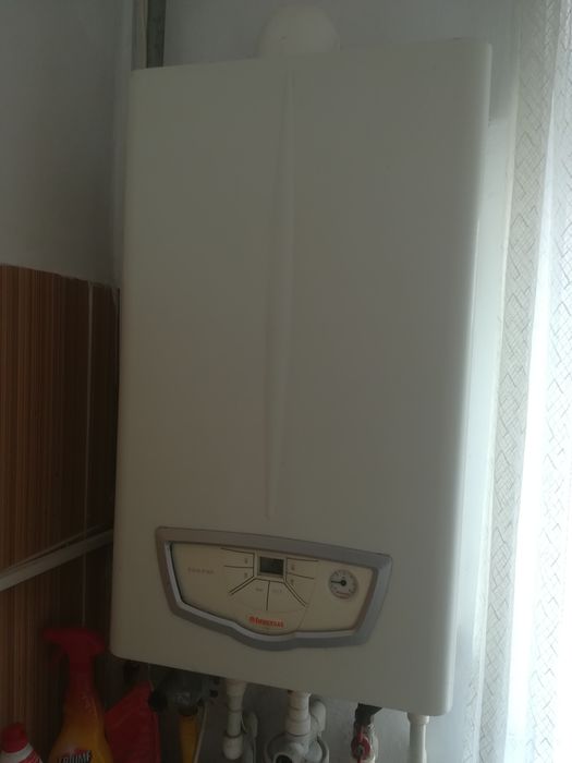 Închiriez garsonieră
