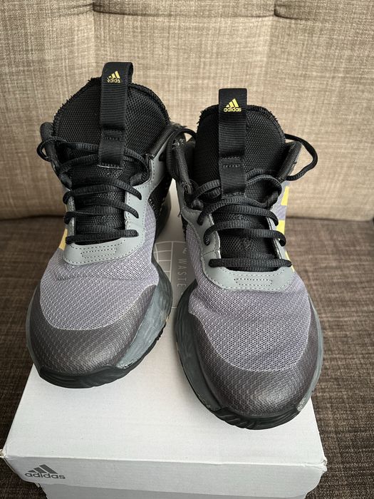 Маратонки adidas 38 номер