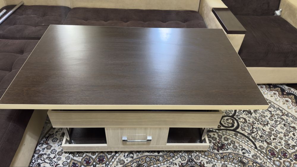 Продаётся столик журнальный