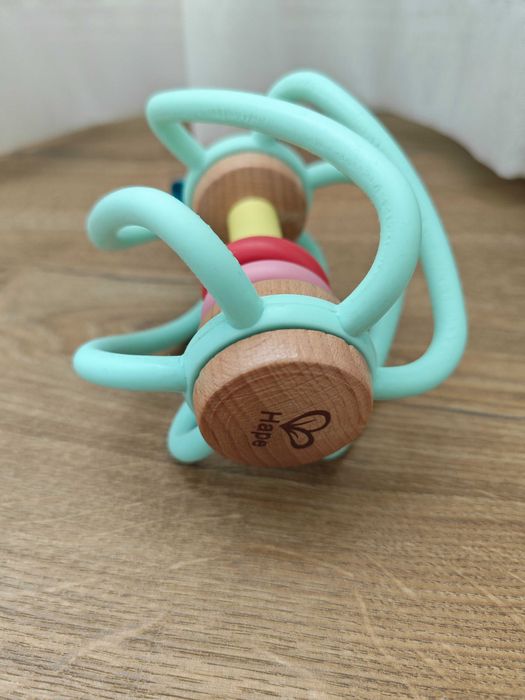 Бебешка двигателна играчка Hape International