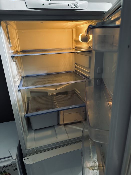 холодильник двухкамерный и Мини