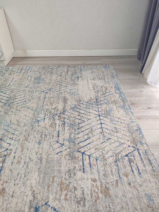 Продается ковер, размеров 2/5