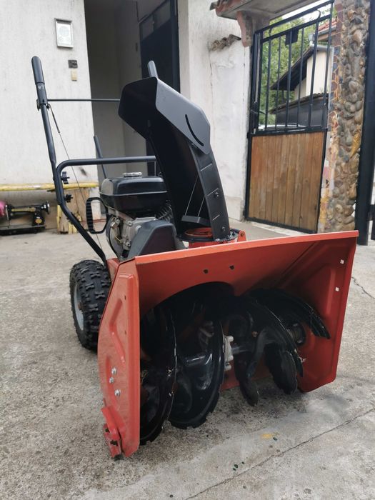 Продавам два роторни снегорина