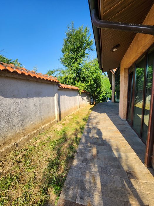 Продава се Къща в Кюстендил, Герена - 526 кв.м за 666 €/кв.м - Снимка #1