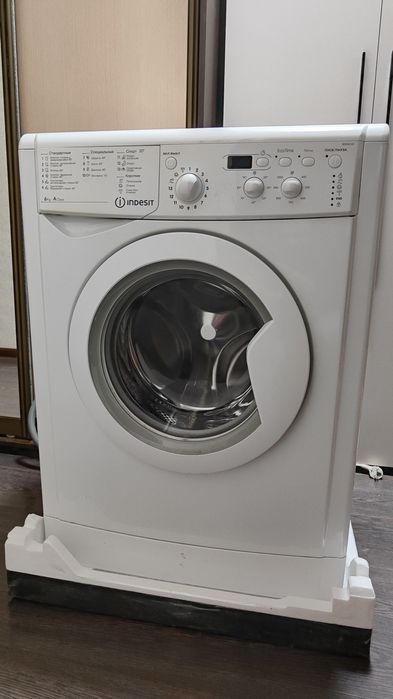 Машинка стиральная Индезит