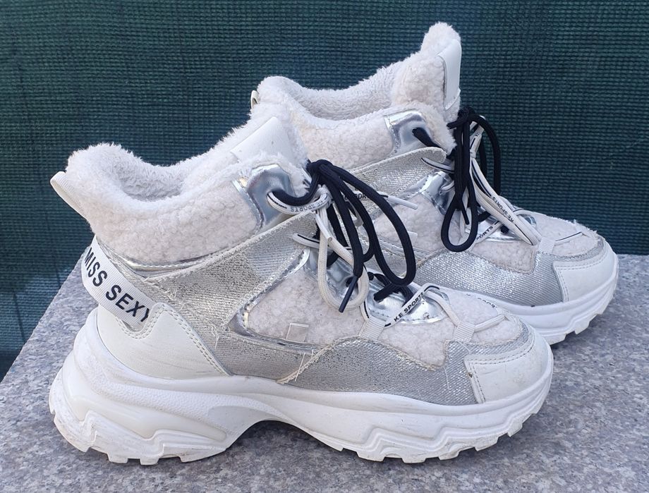 Adidas gheata imblanit nr.40