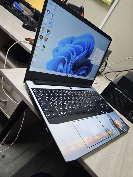 Ноутбук игровой Lenovo