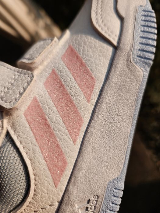 Adidasi fete marimea 23