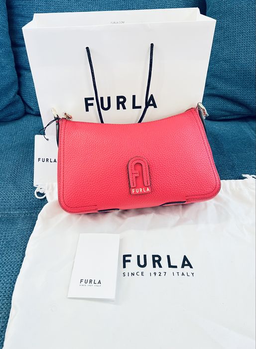 Furla Atena в три цвята. Черна,червена и бежова.100%ориг,сериен номер
