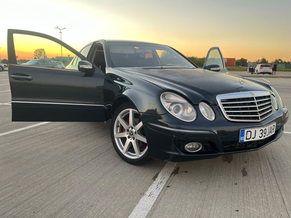 Vând Mercedes-Benz e220