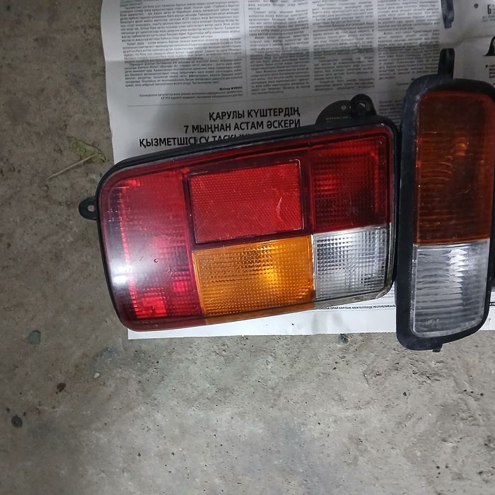 Прадам комплект фар