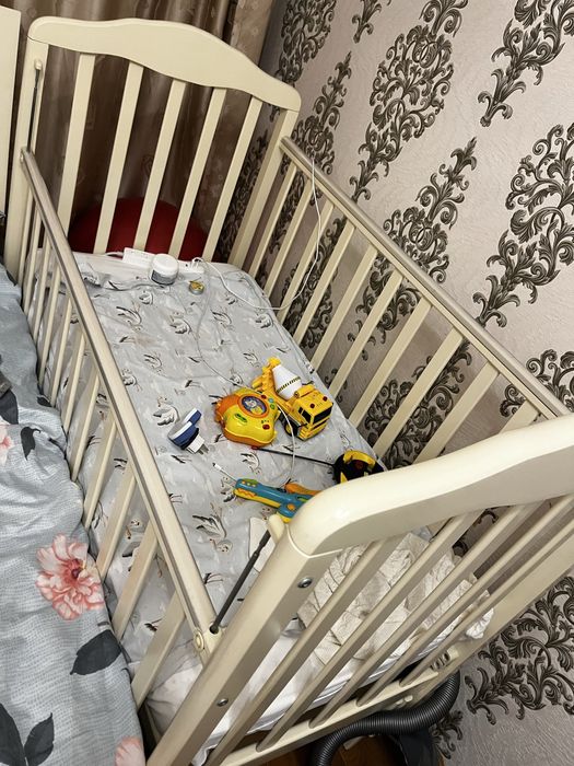 Продам манеж с матрасом