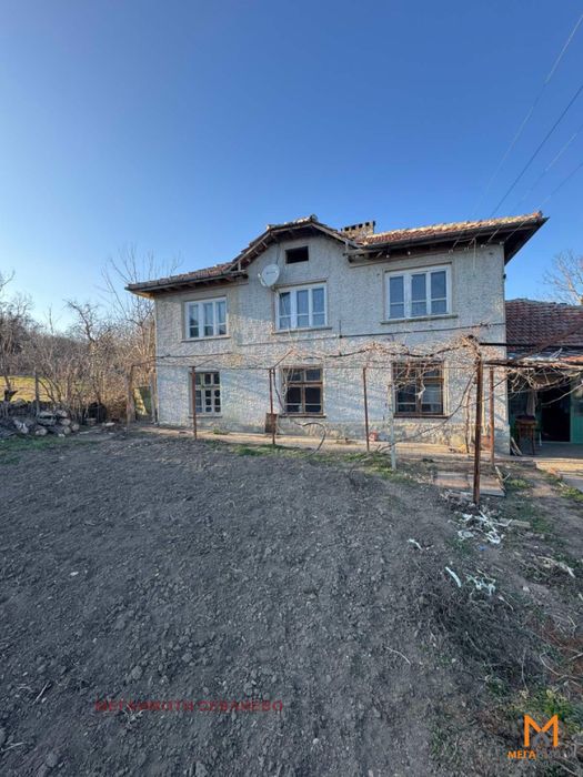 Продава се Къща в с. Агатово, Област Габрово - 200 кв.м за 75 €/кв.м - Снимка #3