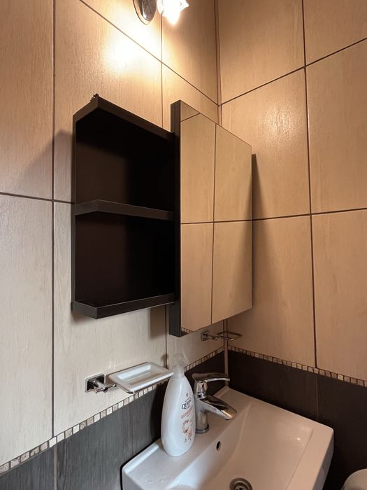 Dulap cu oglindă pentru baie – stare foarte bună