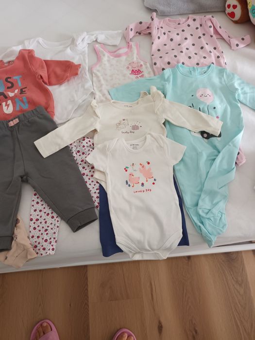 Lot haine fetiță marimea 74