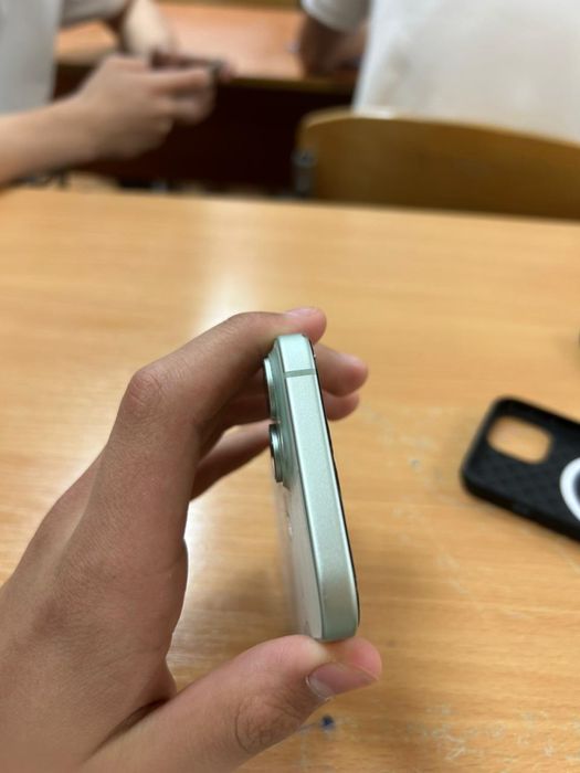 Продам iPhone 15 128gb/87%