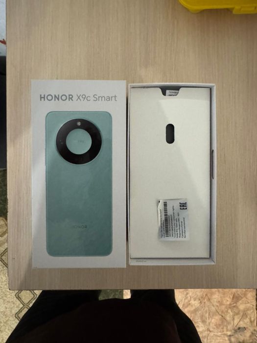 Продаётся смартфон HONOR X9c Smart