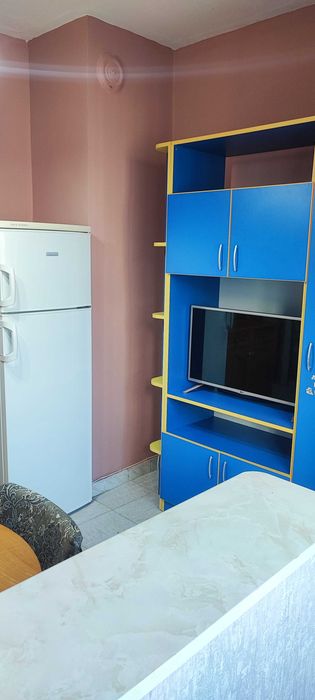 Отдава под наем 2-стаен