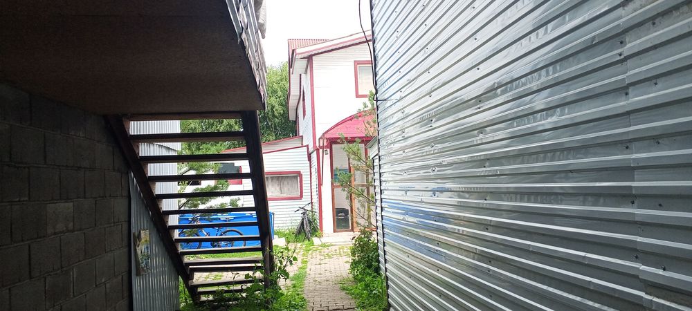 Продам 3 дома на одной территории