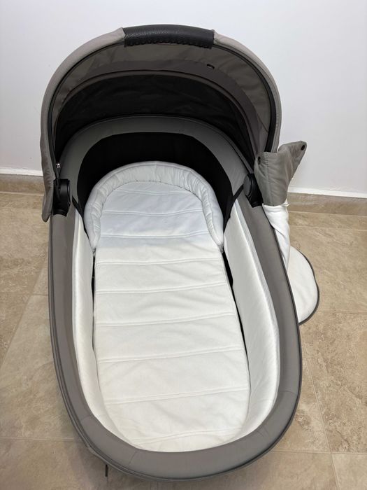 Кош за новородено Cybex Priam 4 /e-Priam Lux + дъждобран